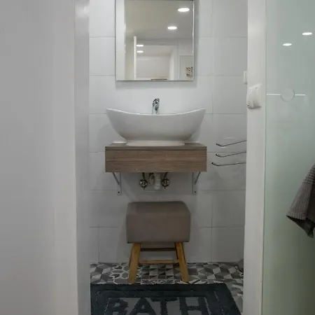 Apartment Charming Renovated Flat In Madragoa By Soulplaces