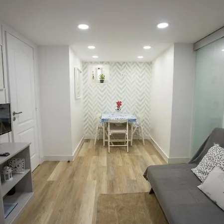 Charming Renovated Flat In Madragoa By Soulplaces 아파트 리스본